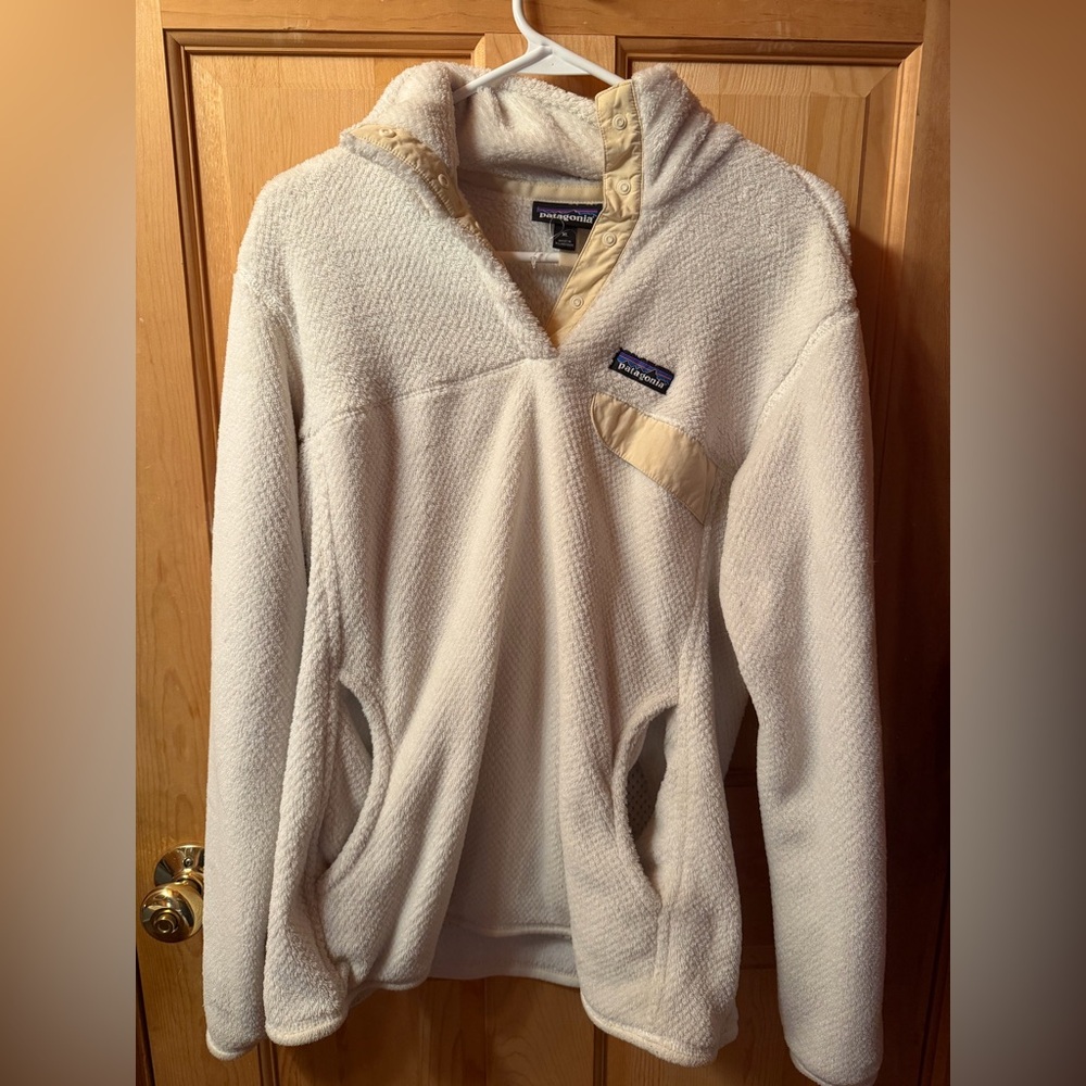 Patagonia Cream and Tan Fleece Jacket